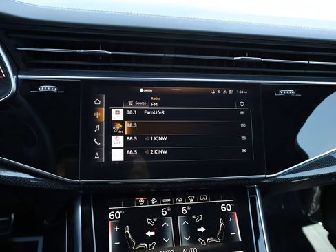 Used 2022 Audi SQ7 Prestige AWD/4WD image 22
