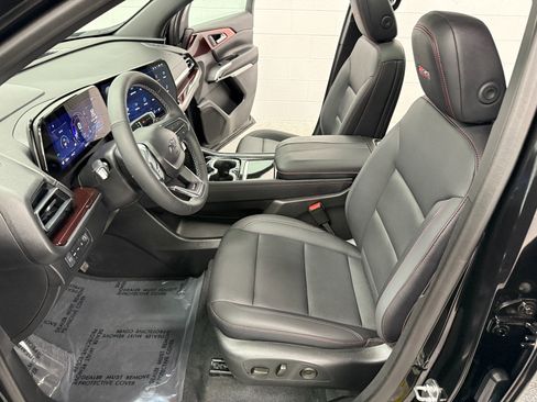Used 2025 Chevrolet Traverse Z71 w/ LPO, Floor Liner Package image 12