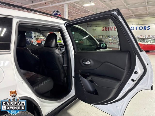 Certified 2021 Jeep Cherokee Latitude Plus AWD/4WD image 42