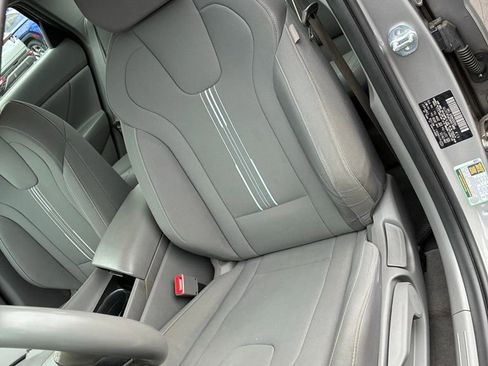 Used 2023 Hyundai Elantra SEL w/ Convenience Package image 16