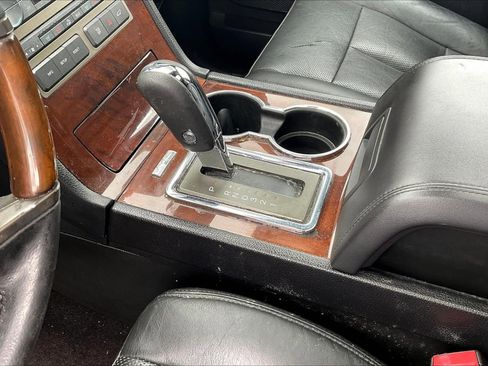 Used 2014 Lincoln Navigator 2WD image 15