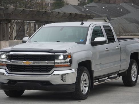 Used 2018 Chevrolet Silverado 1500 LT w/ All Star Edition AWD/4WD image 28