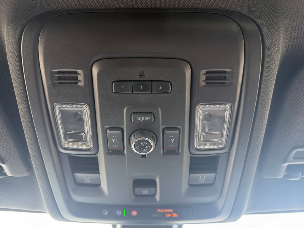 Used 2022 Chevrolet Tahoe Z71 w/ Luxury Package AWD/4WD image 21