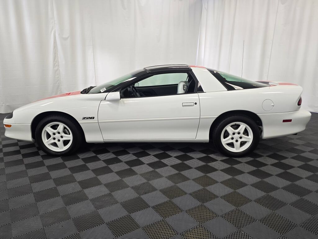 Used 1997 Chevrolet Camaro SS w/ Preferred Equipment Group 2 RWD image 3