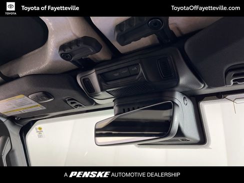 Used 2025 Jeep Gladiator Mojave image 26