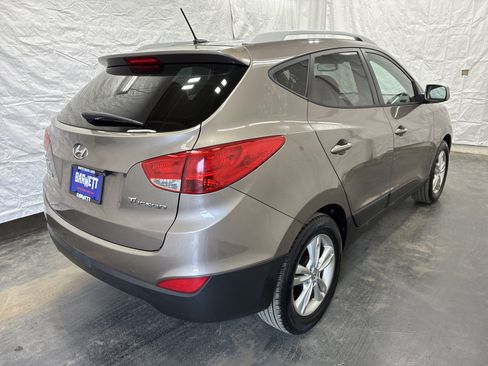 Used 2011 Hyundai Tucson GLS FWD image 3