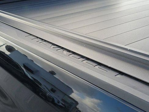 Used 2022 Chevrolet Silverado 1500 LTZ image 9