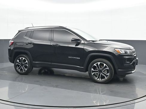 Used 2022 Jeep Compass Limited image 8