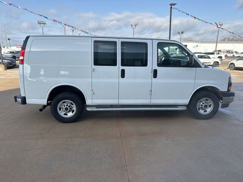 Used 2024 GMC Savana 2500 w/ Driver Convenience Package image 26