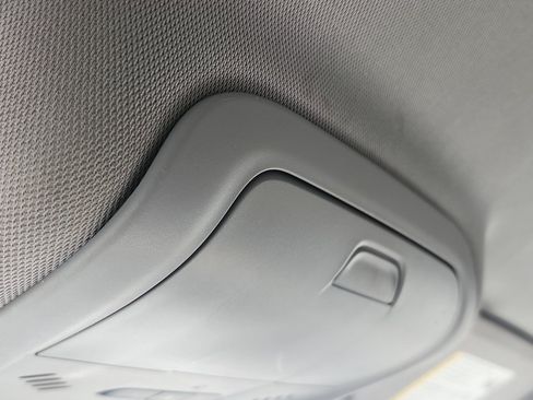 Used 2018 Chevrolet Equinox LT FWD image 31