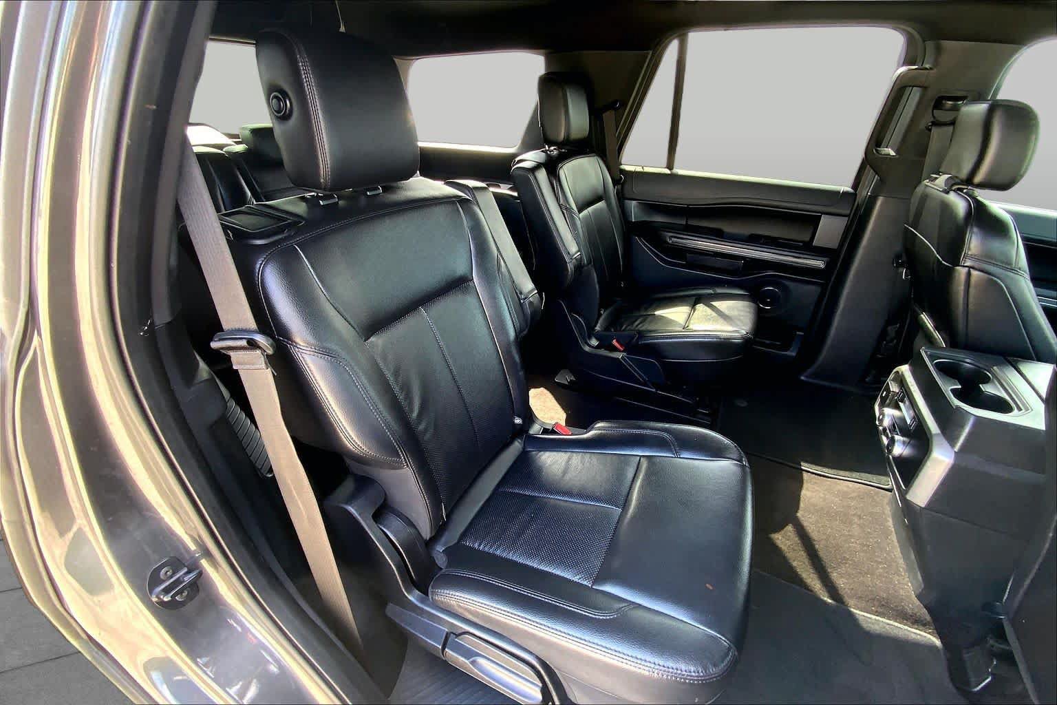 Used 2020 Ford Expedition XLT w/ Equipment Group 201A RWD image 18