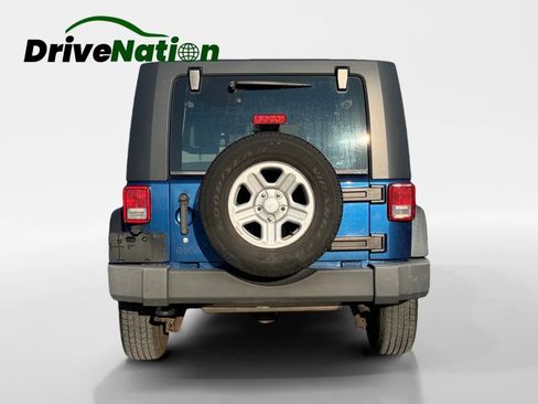 Used 2010 Jeep Wrangler Unlimited Sport image 4