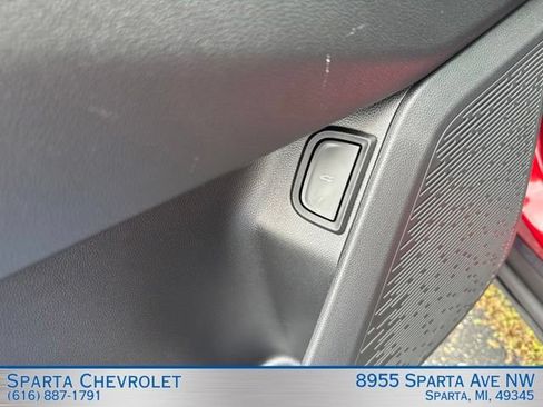 Used 2026 Chevrolet Equinox RS AWD/4WD image 13