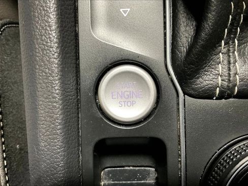 Used 2021 Volkswagen Atlas SEL Premium image 37