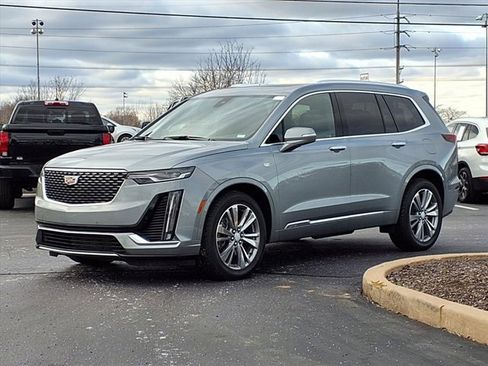Used 2025 Cadillac XT6 Premium Luxury image 38