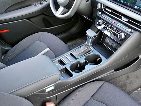 New 2026 Hyundai Sonata SE FWD image 13