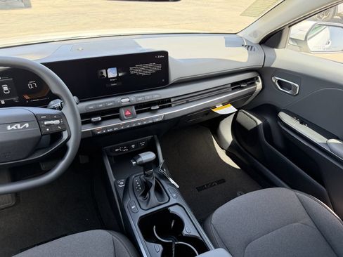New 2026 Kia K4 FWD image 17