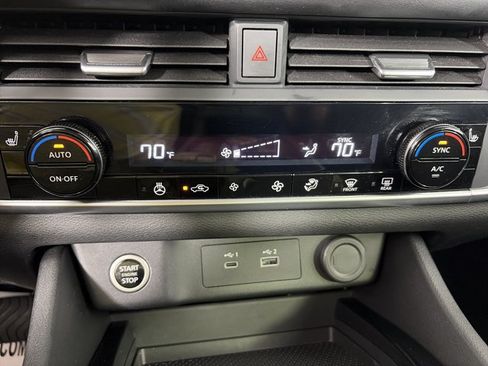 Certified 2023 Nissan Rogue SV w/ SV Premium B Package AWD/4WD image 21