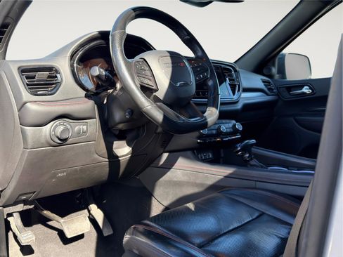 Used 2024 Dodge Durango GT image 9