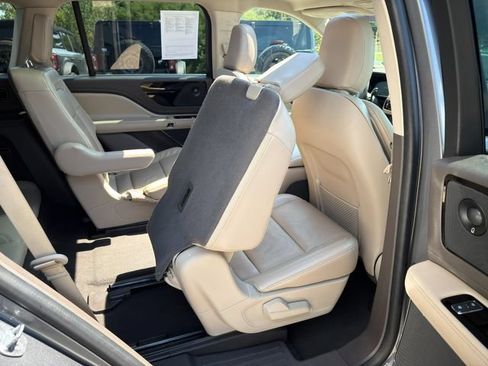 Used 2022 Lincoln Aviator Reserve w/ Equipment Group 201A AWD/4WD image 12