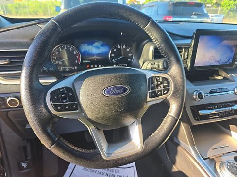 Used 2023 Ford Explorer XLT w/ Equipment Group 202A AWD/4WD image 8