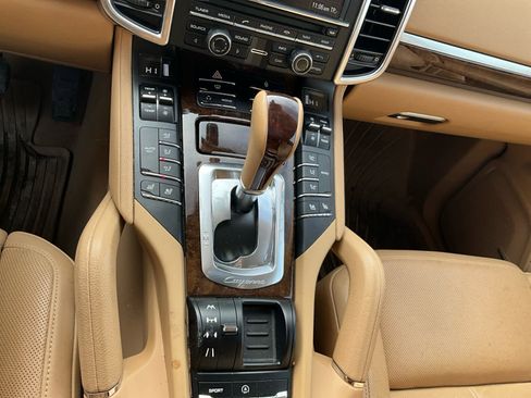 Used 2013 Porsche Cayenne image 24
