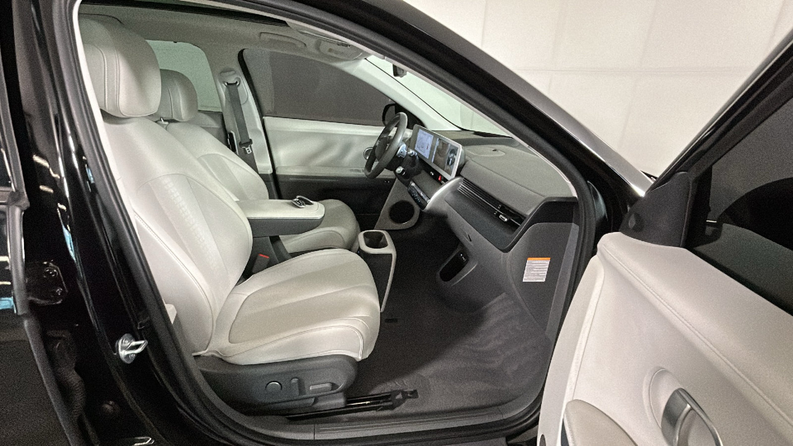 Certified 2023 Hyundai Ioniq 5 Limited AWD/4WD image 38