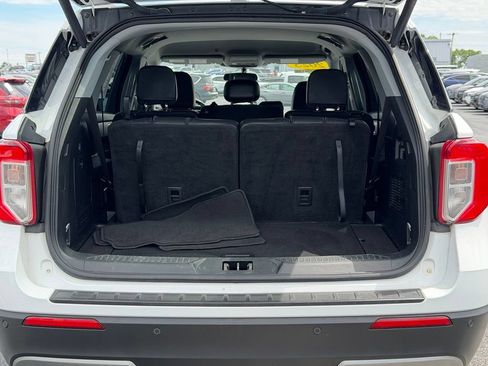 Used 2023 Ford Explorer XLT w/ Equipment Group 202A AWD/4WD image 40