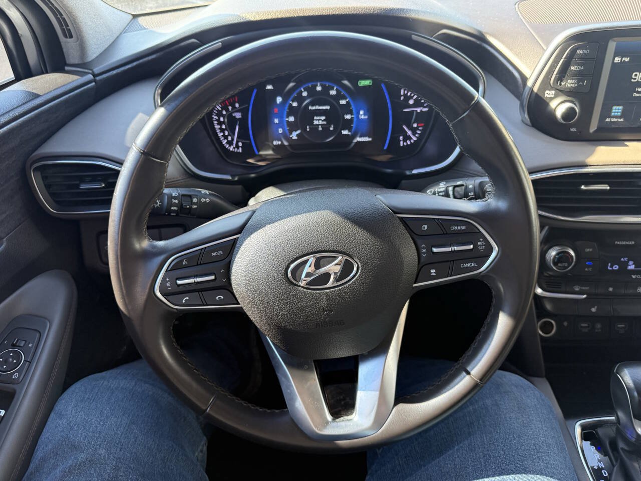 Used 2020 Hyundai Santa Fe SEL w/ Convenience + Premium Package FWD image 23