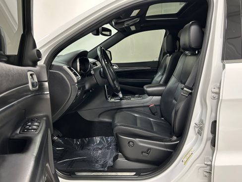 Used 2021 Jeep Grand Cherokee Limited AWD/4WD image 4