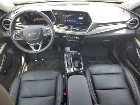 Used 2025 Chevrolet Trax ACTIV w/ Driver Confidence Package FWD image 19