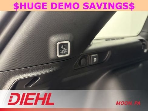 New 2025 Jeep Grand Cherokee Altitude AWD/4WD image 11