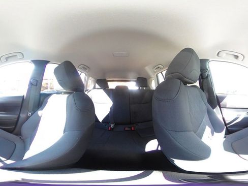 Used 2025 Toyota Corolla Cross LE image 41