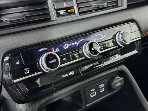 Certified 2025 Honda Pilot Sport image 15