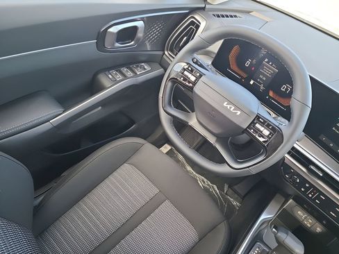 New 2026 Kia Sorento LX FWD image 16