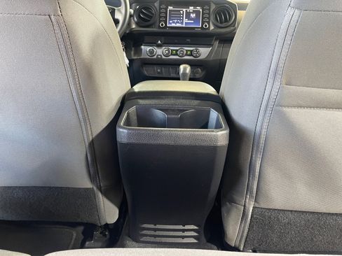 Used 2020 Toyota Tacoma SR AWD/4WD image 32