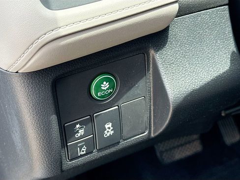 Used 2022 Honda HR-V EX-L image 10