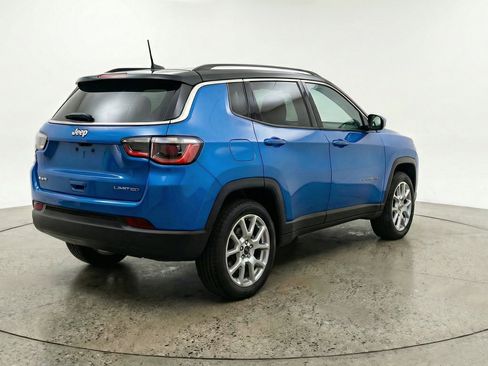 Used 2025 Jeep Compass Limited AWD/4WD image 9