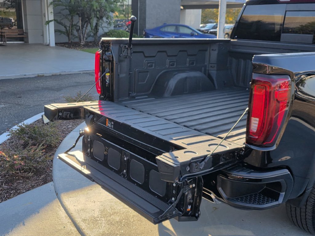 Used 2023 GMC Sierra 1500 AT4 w/ AT4 Preferred Package AWD/4WD image 30