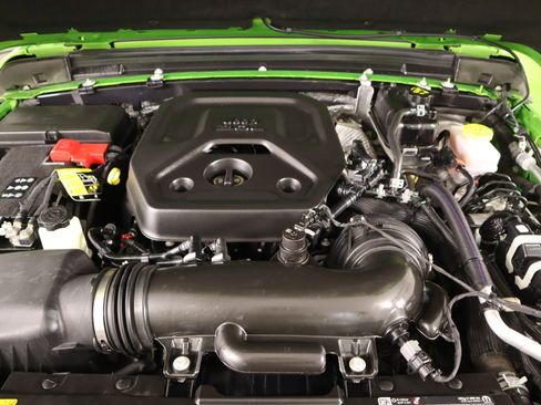 Used 2025 Jeep Wrangler Sport image 17