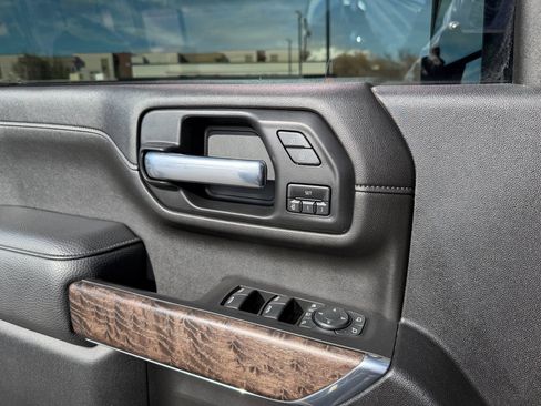 Used 2021 GMC Sierra 3500 Denali w/ Denali Ultimate Package image 18