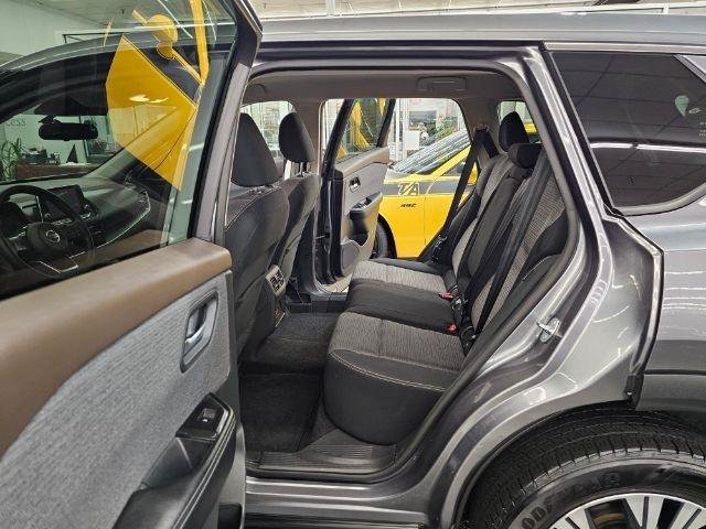 Used 2021 Nissan Rogue SV AWD/4WD image 29