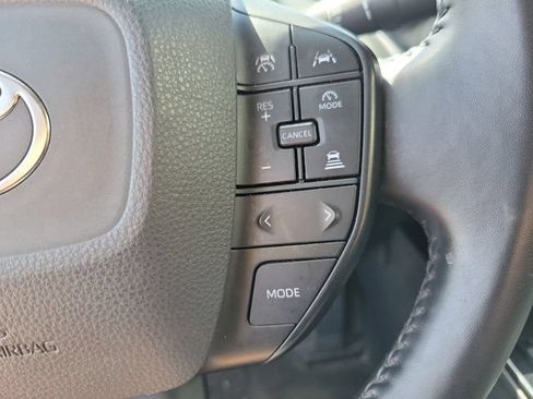 Used 2024 Toyota Prius LE FWD image 25
