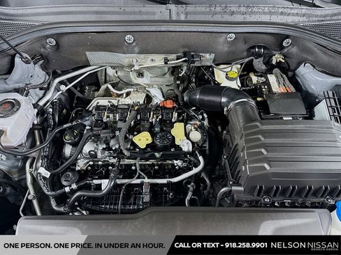 Used 2024 Volkswagen Atlas Cross Sport SEL R-Line AWD/4WD image 31