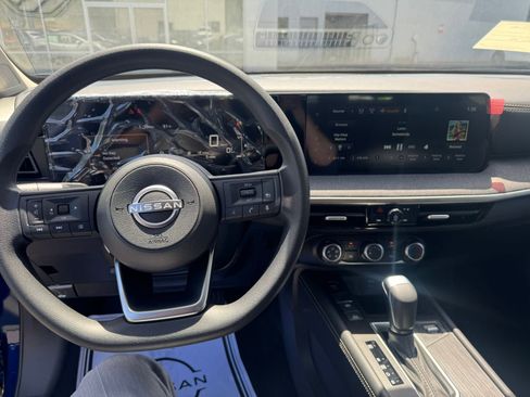 New 2025 Nissan Kicks SV image 15