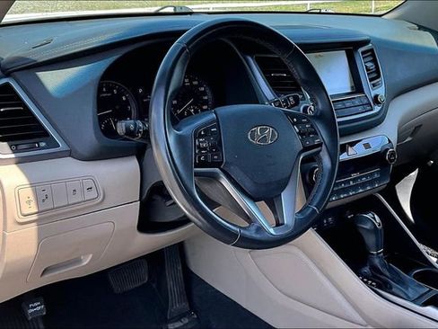 Used 2016 Hyundai Tucson Limited image 17