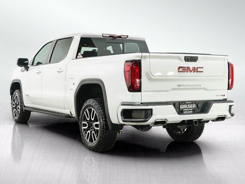 Used 2024 GMC Sierra 1500 AT4 w/ Technology Package AWD/4WD image 3