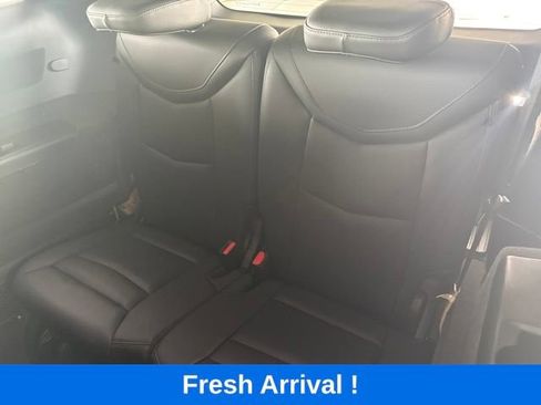 Used 2024 Cadillac XT6 Luxury w/ LPO, Floor Liner Package FWD image 4