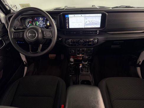 Certified 2025 Jeep Wrangler Unlimited Rubicon 4xe w/ Convenience Group image 13