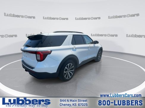 Used 2025 Ford Explorer ST-Line w/ Premium Package RWD image 8